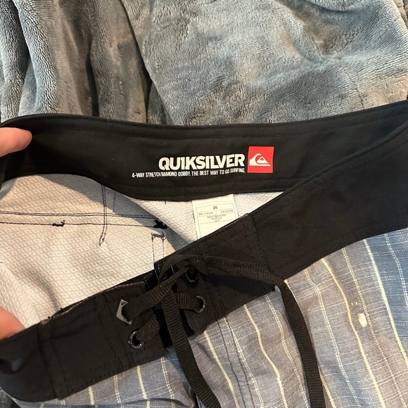 Quicksilver board shorts size 28 - Picture 6 of 6